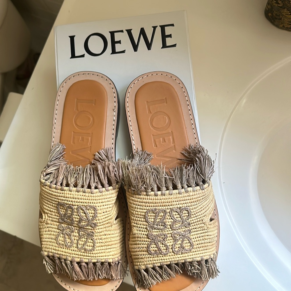 Loewe Chancla Raffia Mule